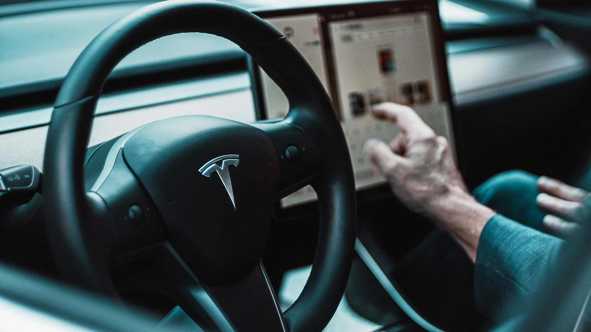 Tesla mit 243 Millionen Dollar Urteil belegt, nachdem Hacker Unfalldaten wiederherstellt